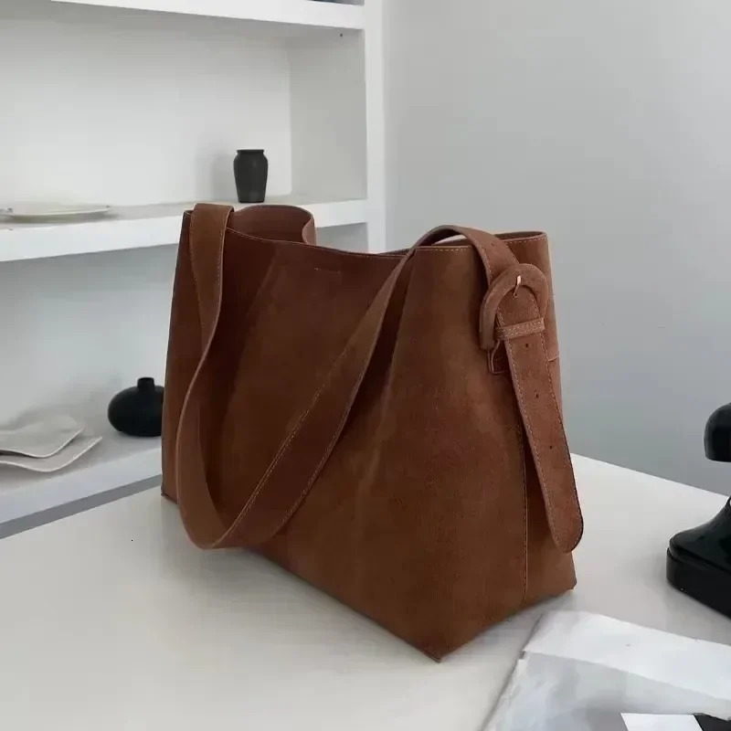 Large Capacity Tote Bag Shoulder Crossbady Bags Autumn Winrter Sqaure Bolsa Advanced Sense Bolsas Commuter Bolsos Mujer Genuine Leather BagVoyage