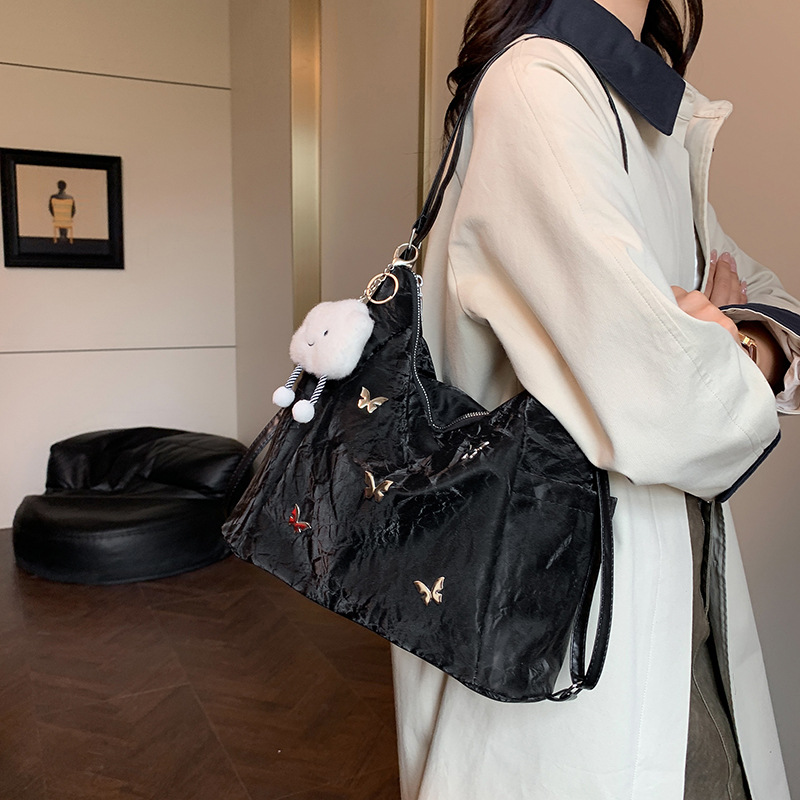2024 new and fashionable tote large capacity crossbody bag, summer niche minimalist hand-held shoulder bag free shipping