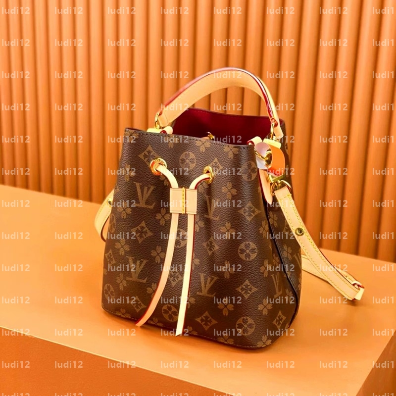 designer bag Original handbag womens crossbody shoulder bag fashion leather chain bags Casual Tote shopping bag envelope bag bucket Bag shell bag 10A baguette bag 39