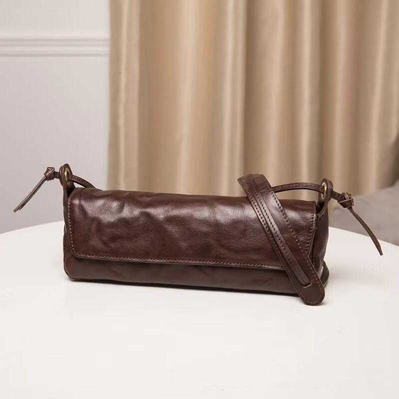 Vegetable Tanned First Layer Cowhide Women's Long Magnetic Buckle European And American Retro Messenger Bag Genuine Leather Hasp Style BagVoyage