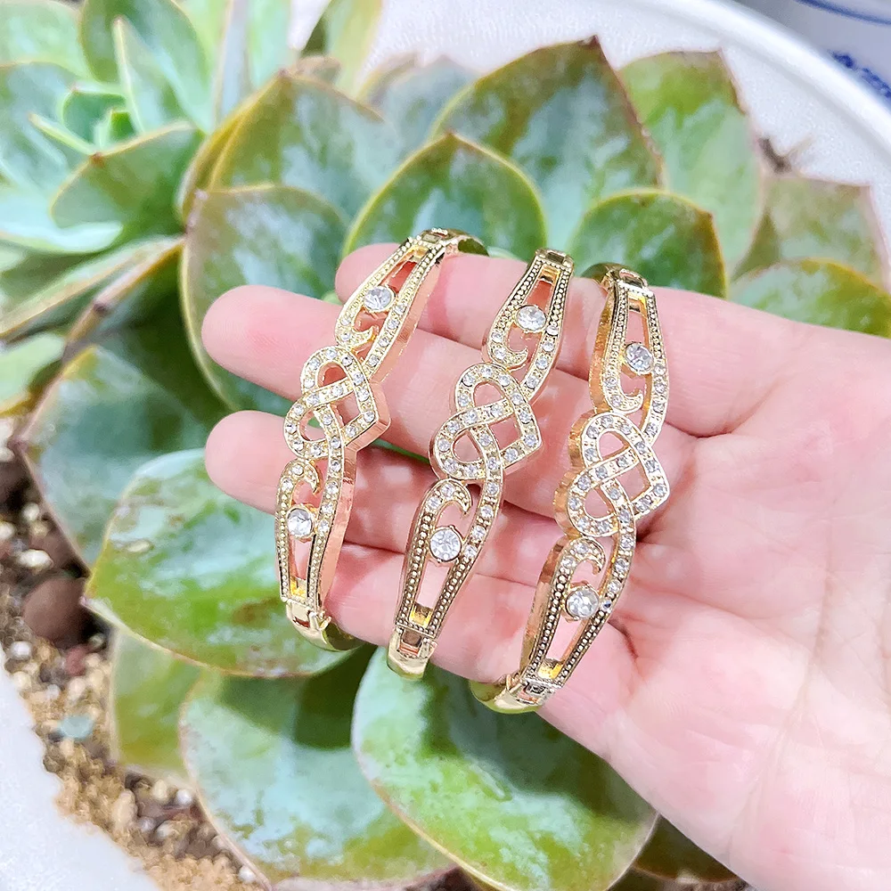 Color Arabian Gold Sunspicems Bracelet for Women Dubai Bridesmaid Charm Bracelet Sets Side Open Bangle Crystal Algeria Jewelry smile