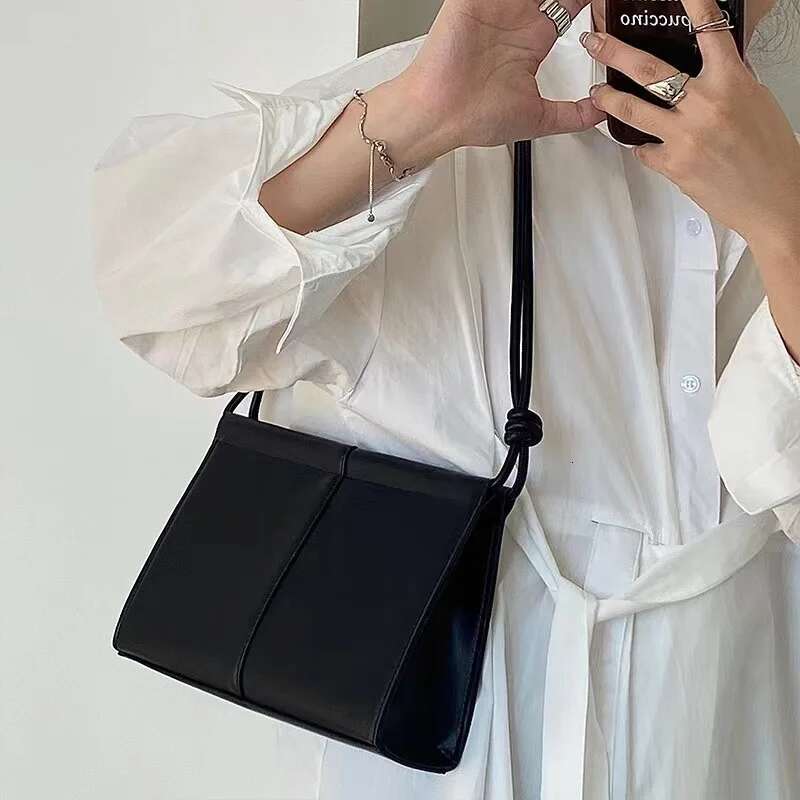 2025 Niche Design New Women's Bags Height Texture Ins Korean Cold Style Underarm Women Square Sg Shoulder Bag