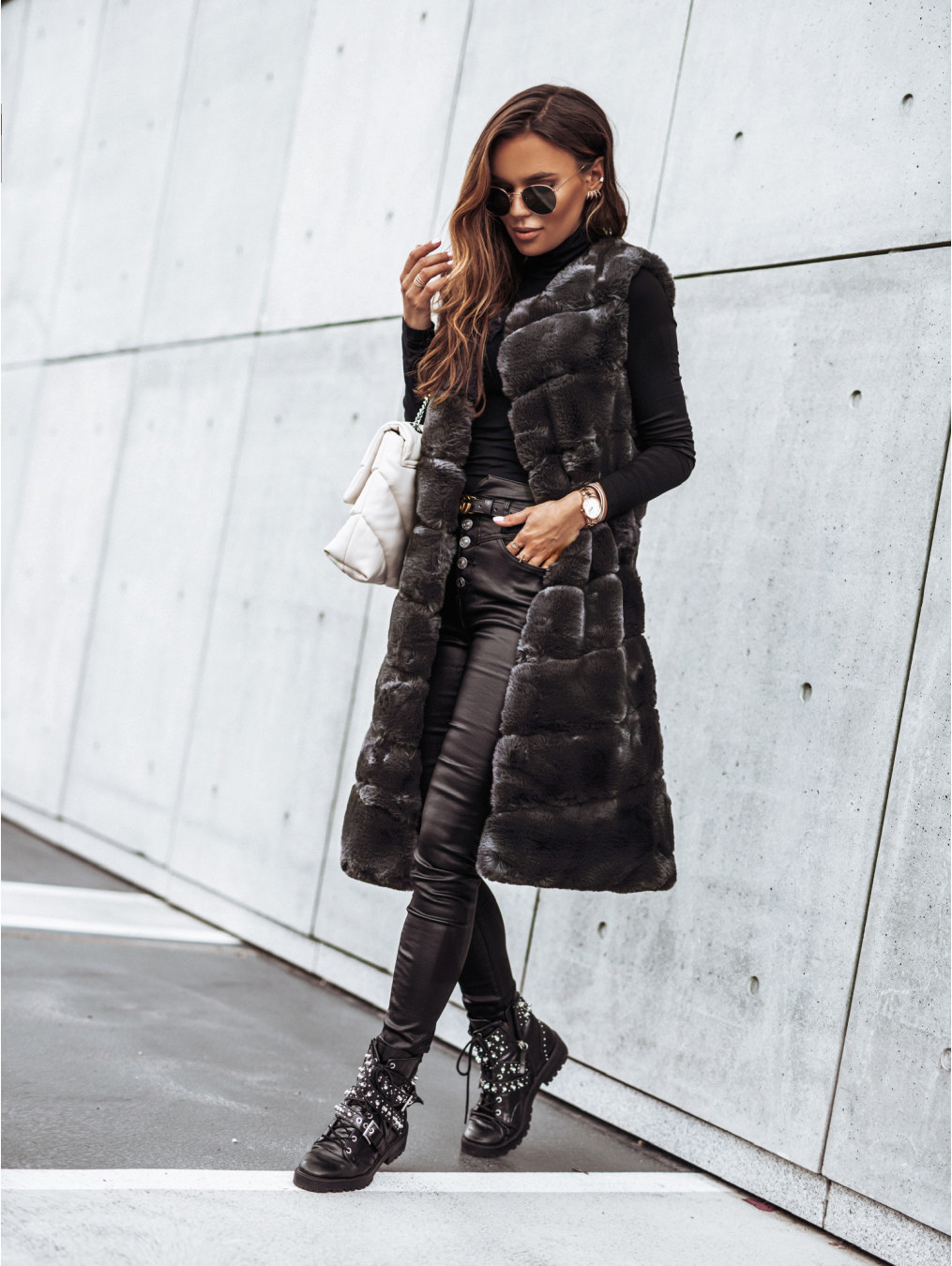 Designer fashion versatile women's autumn and winter round neck fur long vest jacket