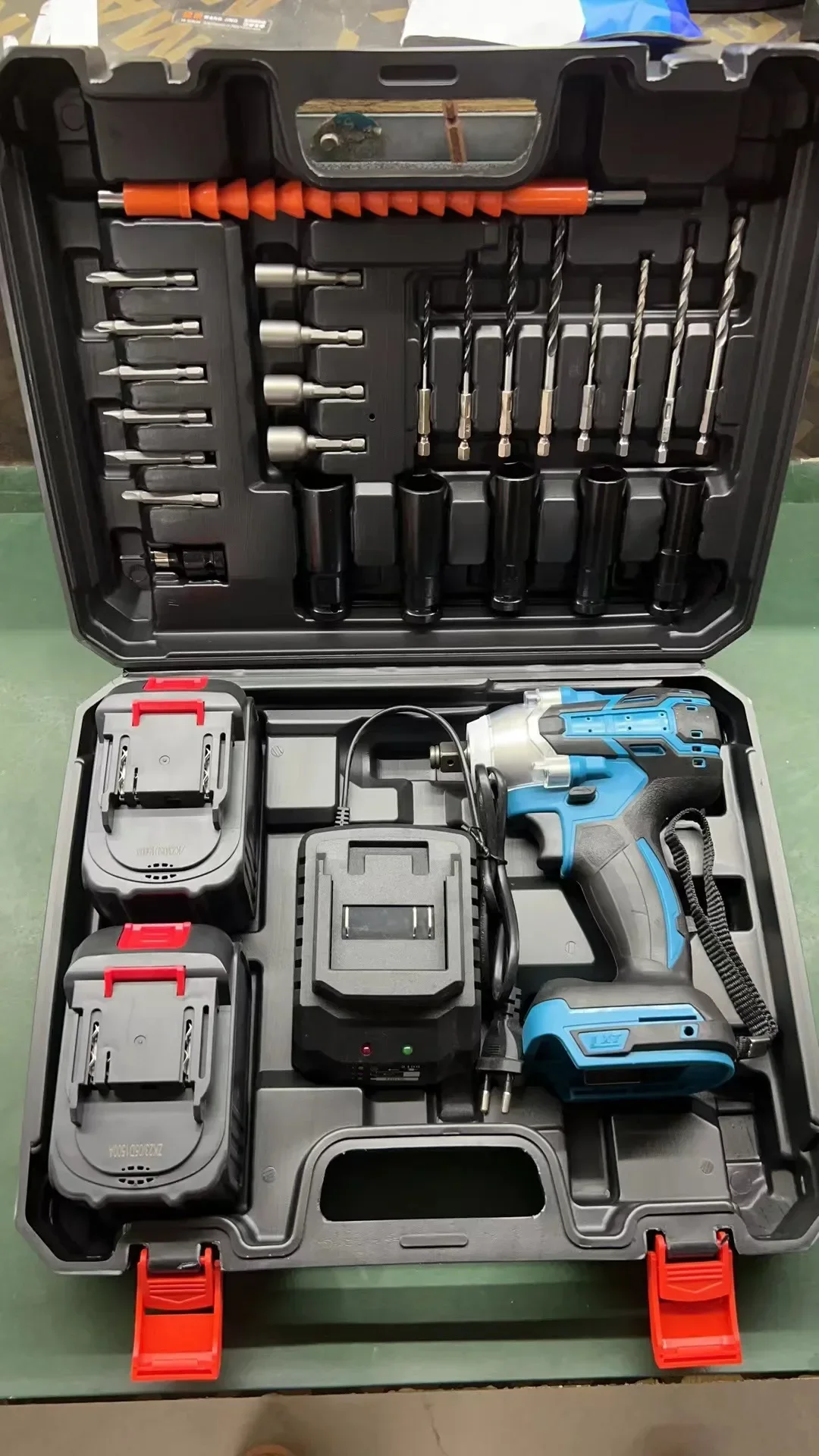 Electric Spanners Lithium Rechargeable Wrenches Lithium Car Spanners Electric Drills Electric Screwdrivers Hitchhikers