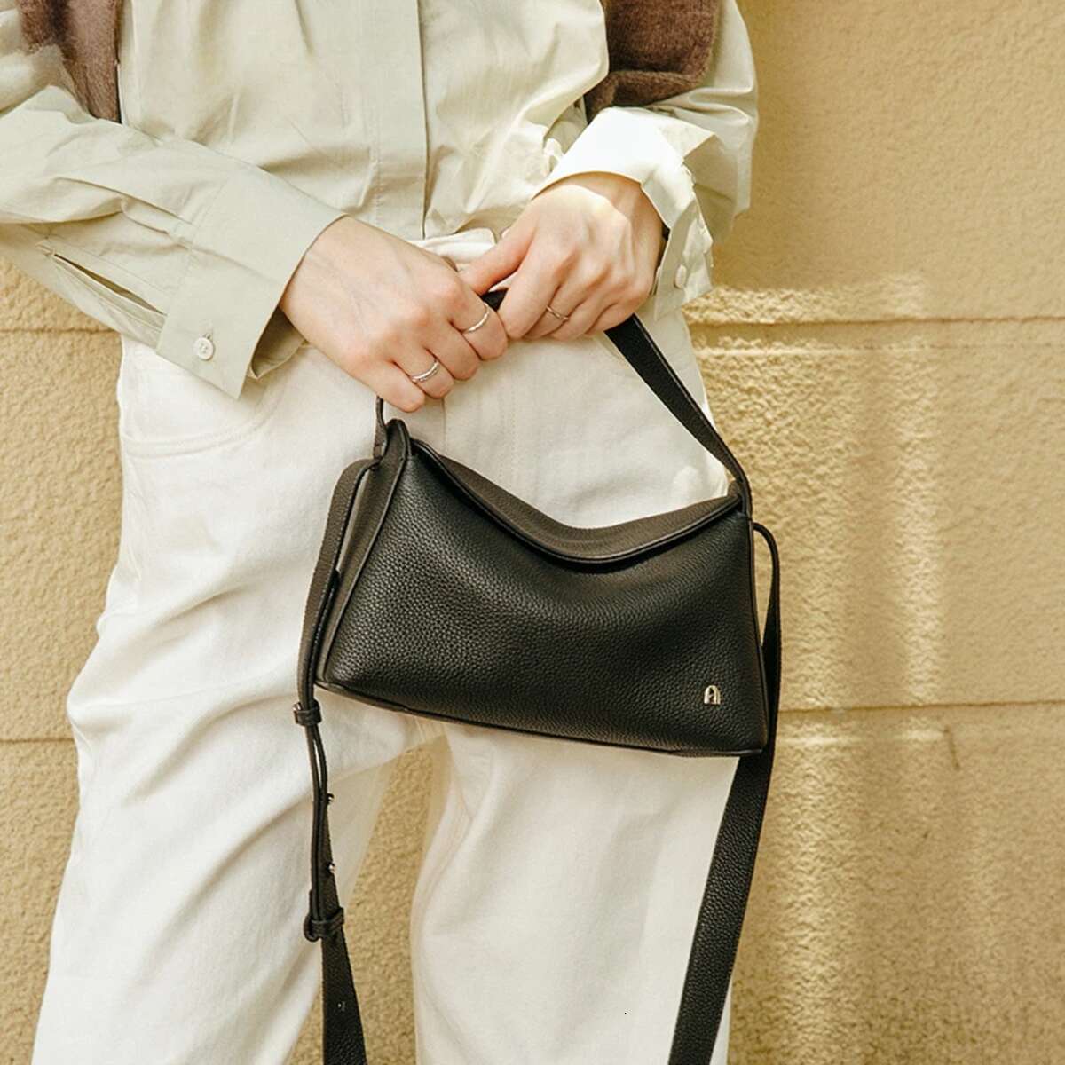 Original Brand Popular Shoulder Women's Fashion Designer Bag Casual Handbag Lady Bags Genuine Leather Hasp Style BagVoyage