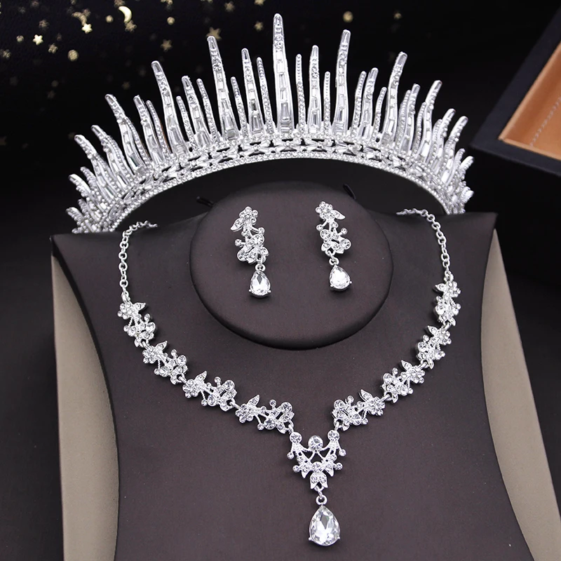 Crown Royal Bride Queen Jewelry Sets Headwear Bridal Tiaras and Choker Necklace Earring Set Prom Wedding Costume Accessories smile