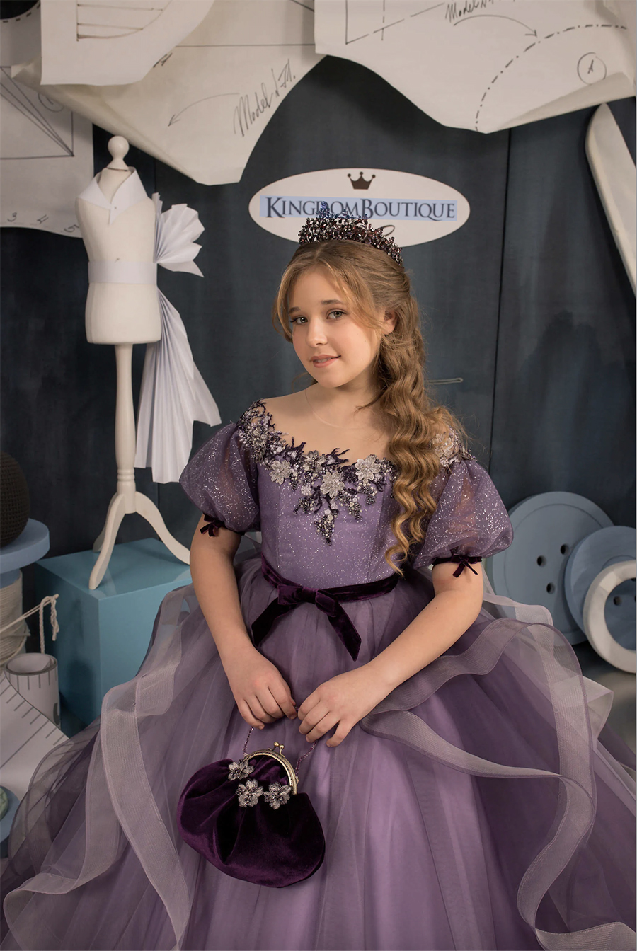 2024 New Purple Little Girls Pageant Dresses Beaded Crystals Ball Gown Crew Neck Kids Toddler wer Prom Party Gowns for Weddings cascading ruffles