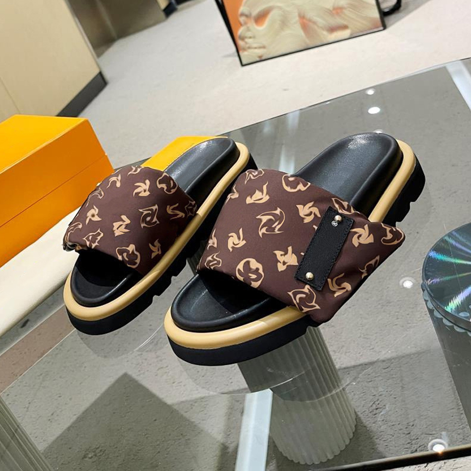 Designer Pool Pillow sandals couples slippers men women summer flat shoes fashion outdoor beach slippers slides with box 36-46