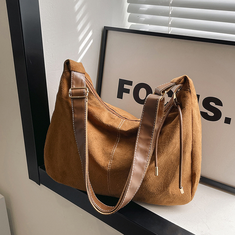 2025 Designer veet 3 Deer skin soft face tote for women 2024 new autumn and winter Korean niche crossbody large capacity commuting shoulder bag free s