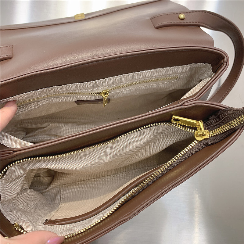 Hot Sale 2021 Style New Fashion Straddle Women's Handbag European And American Shoulder Tote Bag Hasp Style PU Paisley BagVoyage
