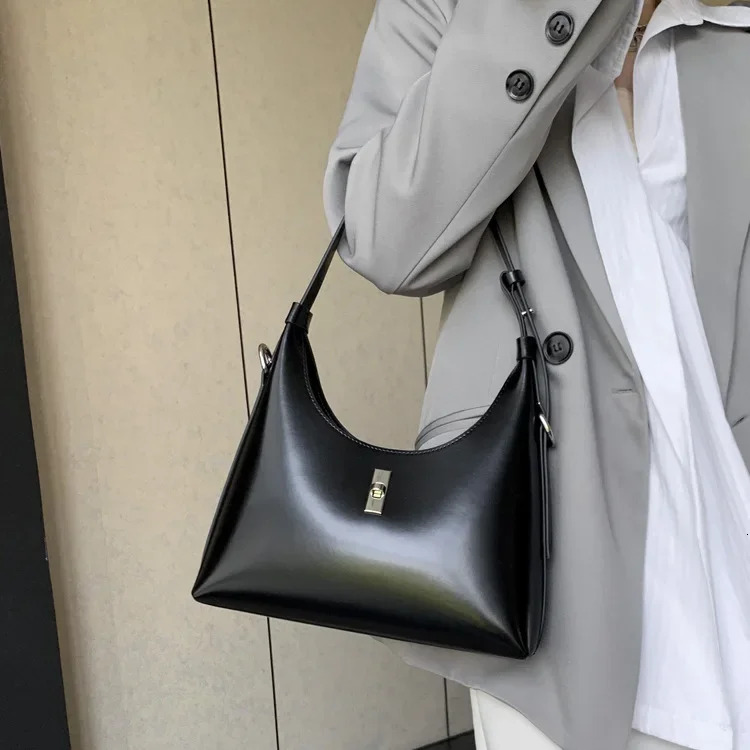 New Women Underarm Genuine Leather Shoulder Crossbody Bags Ladies Retro Tote Bag High Quality Commute Handbags Black Hasp Style BagVoyage