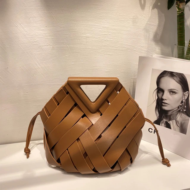 New Trend Fashion Handbags And Purses For Women Designer Triangle Hobos Hollow Out Vegetable Basket Leather Shoulder Bags Patent Leather Hasp Style Ba