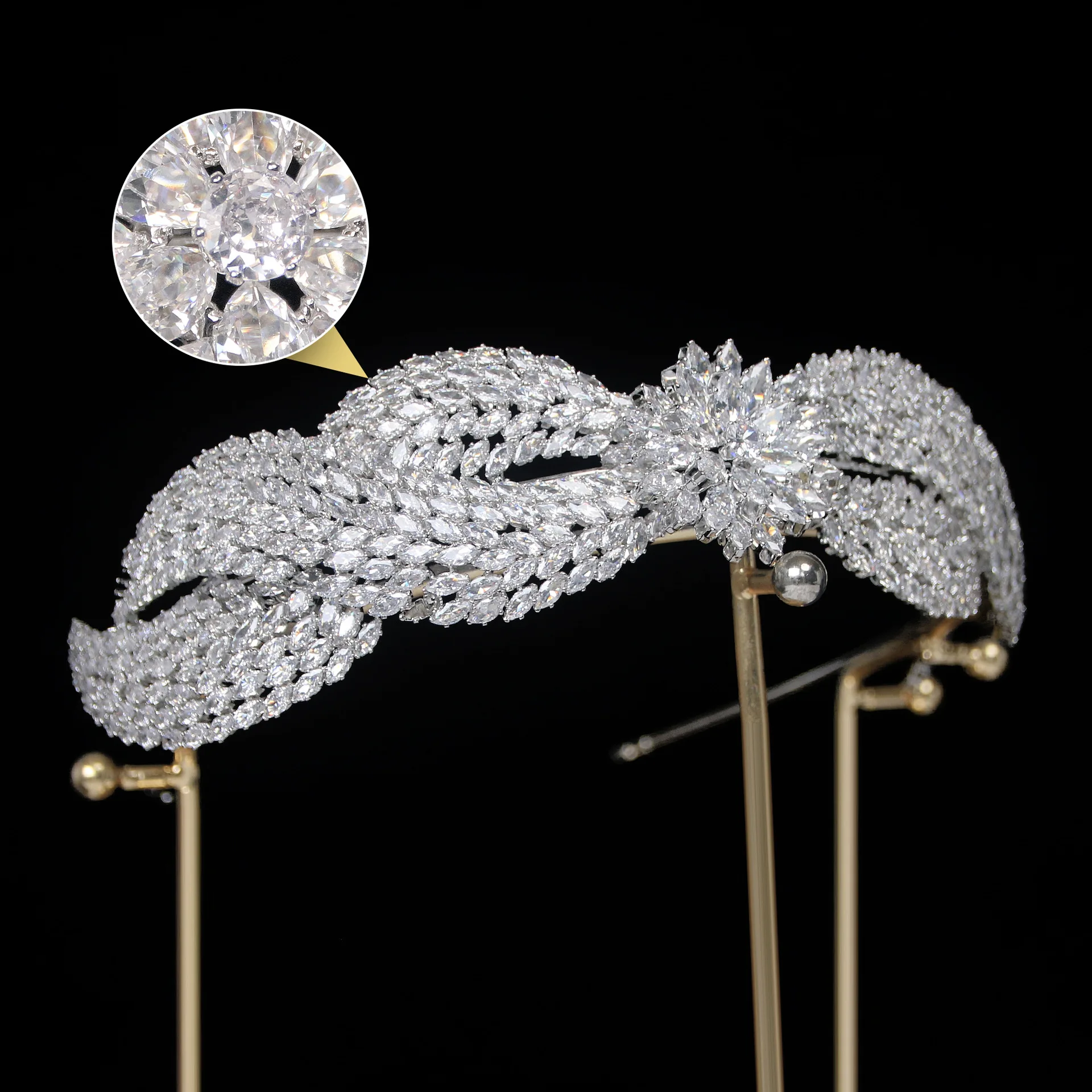 High Quality new Metal CZ Bride Tiara Women Crowns For Wedding Headpiece Rhinestones Bridal Tiaras Fine 2025 Sier Gold Headband