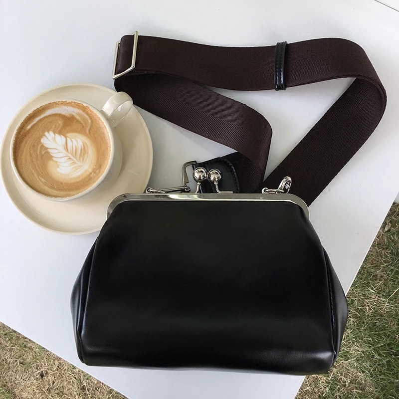 2025 Designer solid new 3 2024 color clip South Korea Dongdaemun women's simple single shoulder crossbody bag