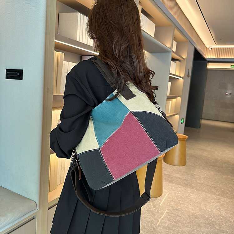 Simple and fashionable women's bag contrast canvas bag women's large capacity contrast splicing cloth bag new one shoulder handbag