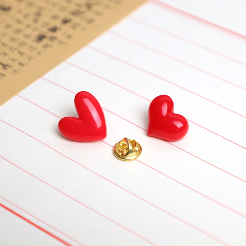 Cute Heart 2023 Red Shape Resin Brooch For Lovers Gift Wedding Party Jewelry Brooch Christmas New Year Gift Artist Jewelry smile