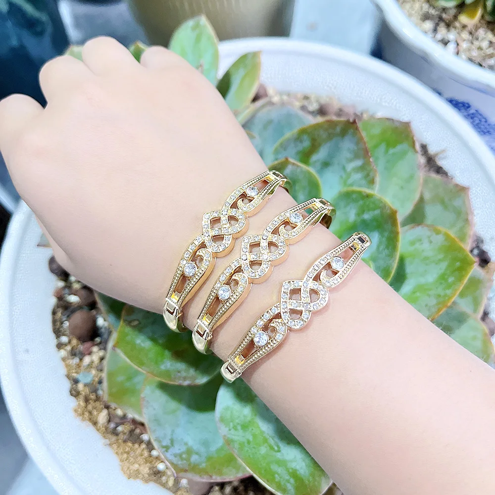 Color Arabian Gold Sunspicems Bracelet for Women Dubai Bridesmaid Charm Bracelet Sets Side Open Bangle Crystal Algeria Jewelry smile