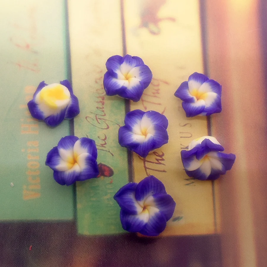 Mini 30pcs Tiny 10mm Small Flatback Polymer Clay Frangipani Flowers For Stud Earrings Jewelry Making Microlandscape Decorations smile