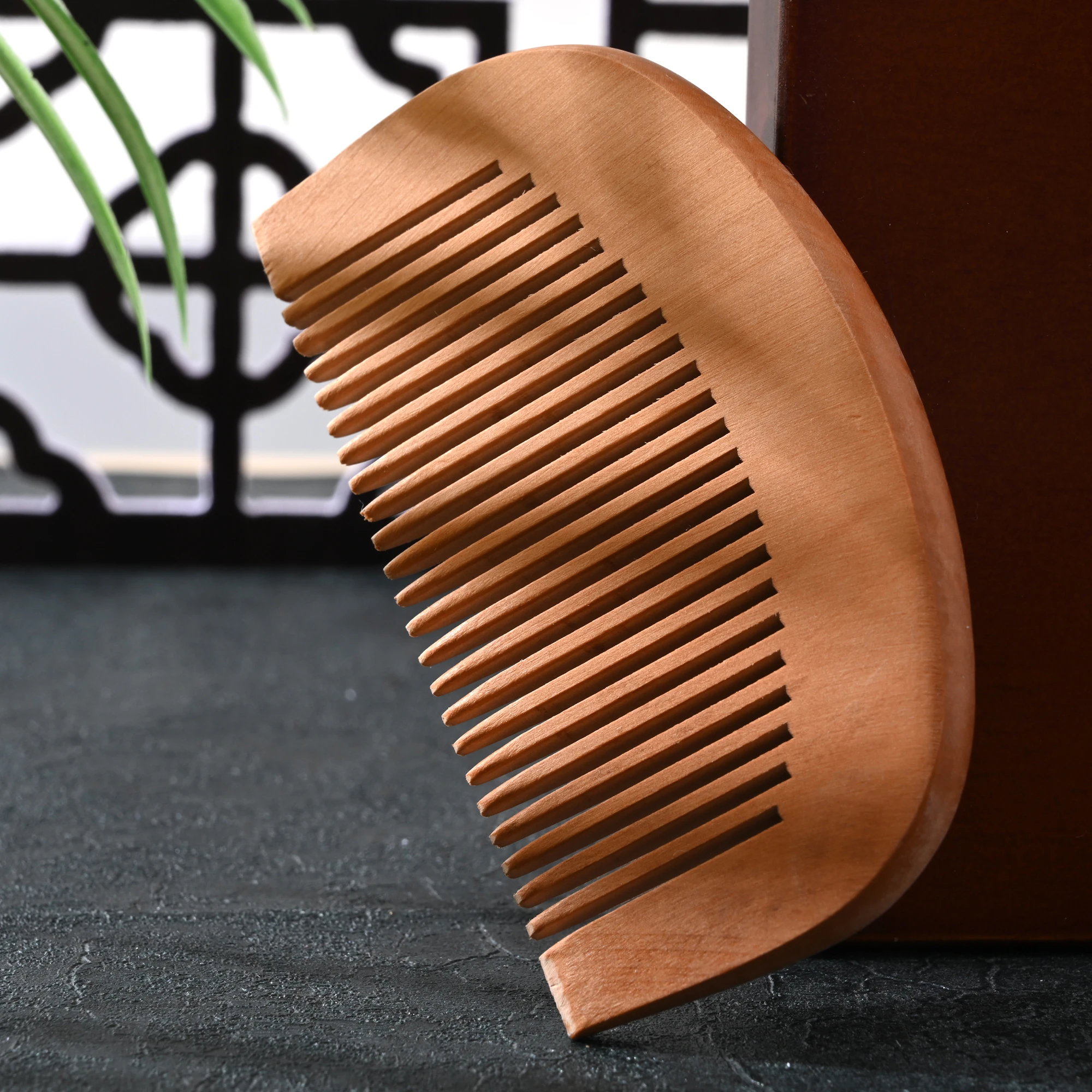Trendy Hair Engraved Natural Peach Wood Wooden Comb Hair Brush Lice Comb Anti-Static Beard Comb Tool Hair Accessories