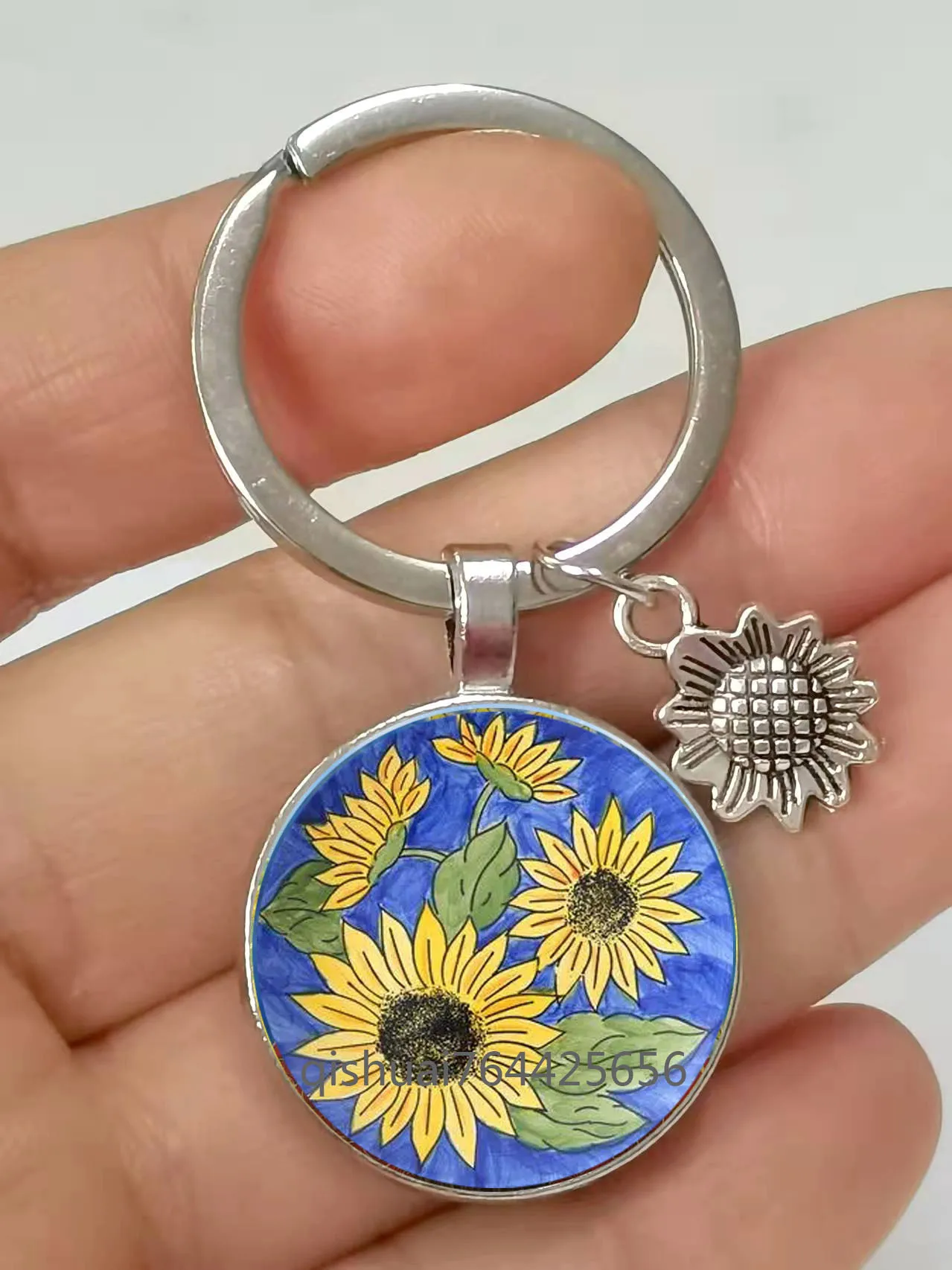 Sale Alloy Hot Suower Glass Convex Keychain Car Keychain Case Charm Metal Keyring Keychain Gift For Women, Men smile Women,