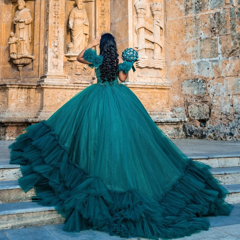 Emerald Green Off The Shoulder Ball Gown Quinceanera Dresses Beads Crystal Tull Tiered Vestidos De 15 Anos Corset Dress For 16th Birthday
