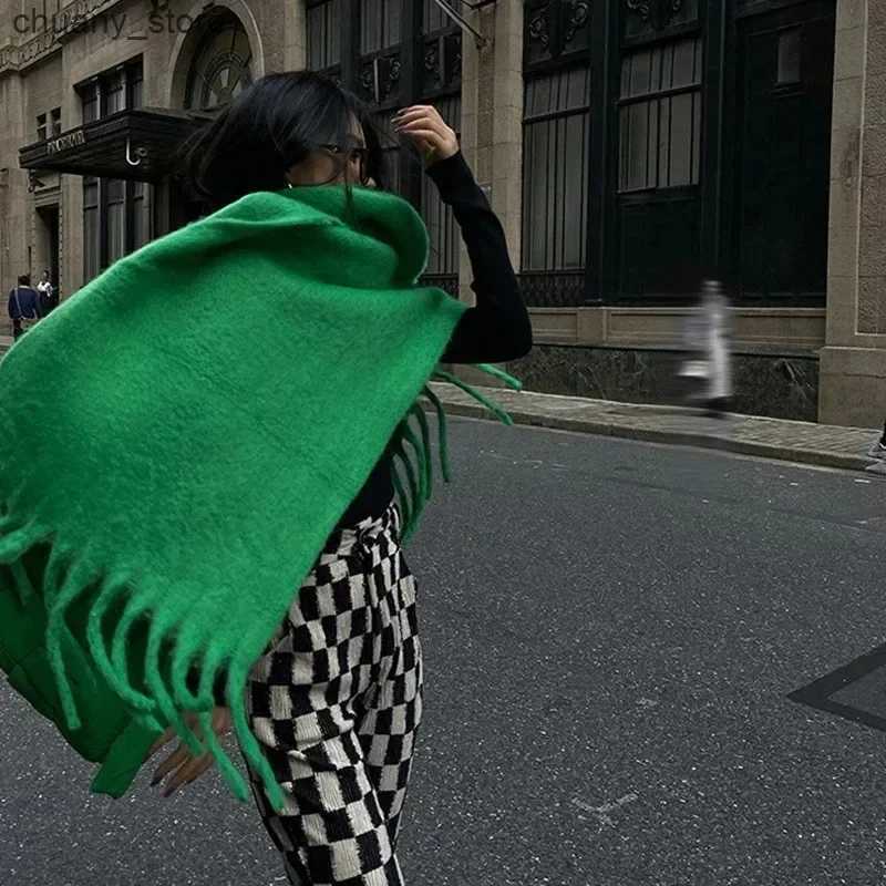 Scarves 210*40cm Solid Green Womens Scarf Winter Fashion Versatile Large Shawl Cashmere Bandana Warm Thick Soft Big Tassel Women Scarf L240910 - view 4