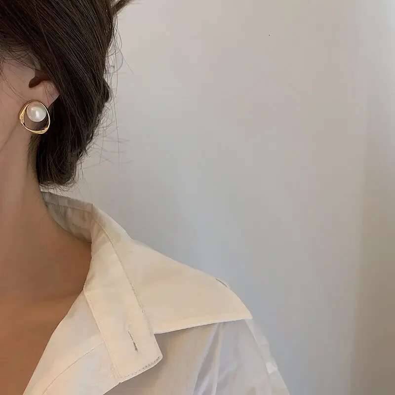 Imitation Pearl Earring for Women Gold Color Round Stud Earrings Korean Delicate Irregular Design Unusual 2024 Fashion Jewelry