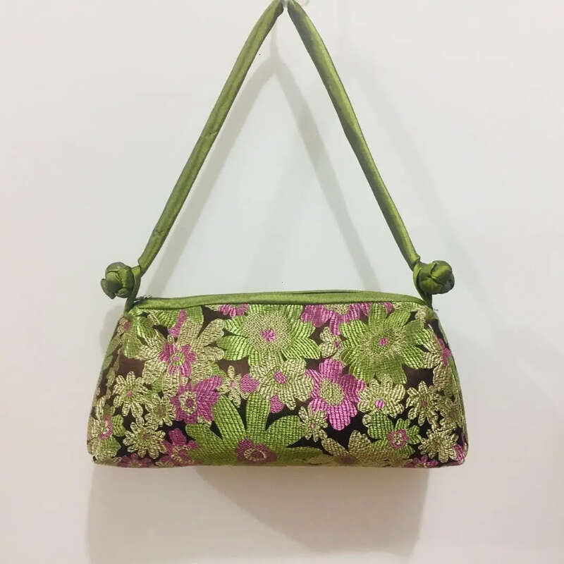 Fashion Chinese Style Silk Bag Women Handbag Japanese Hand Embroidery Totes Cheongsam Female Cosplay Bags Clutch Purses
