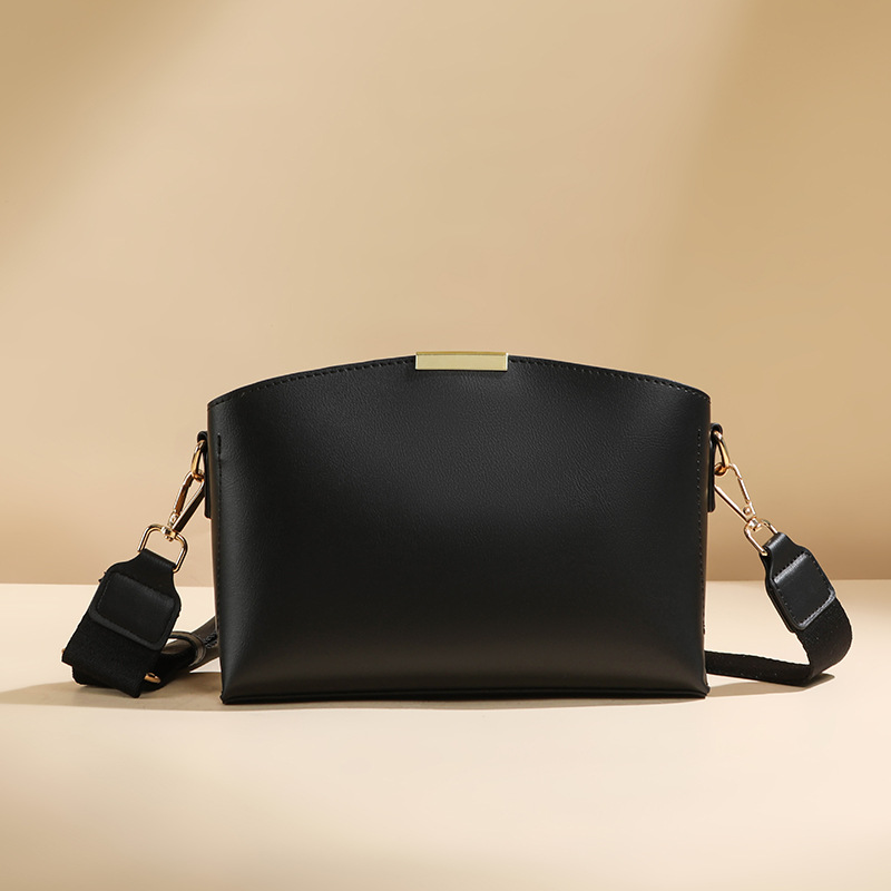 2025 Designer 2024 wide 3 new strap shell women, trendy single shoulder crossbody bag for women ,