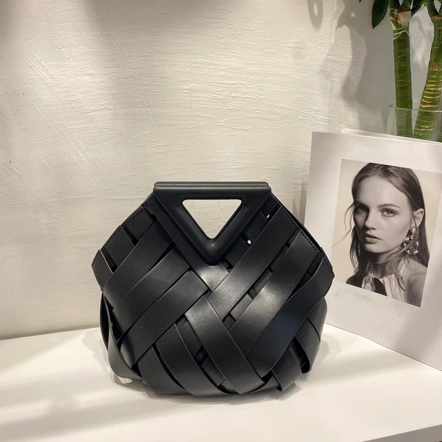 New Trend Fashion Handbags And Purses For Women Designer Triangle Hobos Hollow Out Vegetable Basket Leather Shoulder Bags Patent Leather Hasp Style Ba