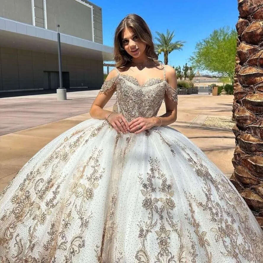 Ivory Quinceanera Dresses 2024 Lace Appliqued Tull Crystal Ball Gown Vestidos Sweetheart Sweet