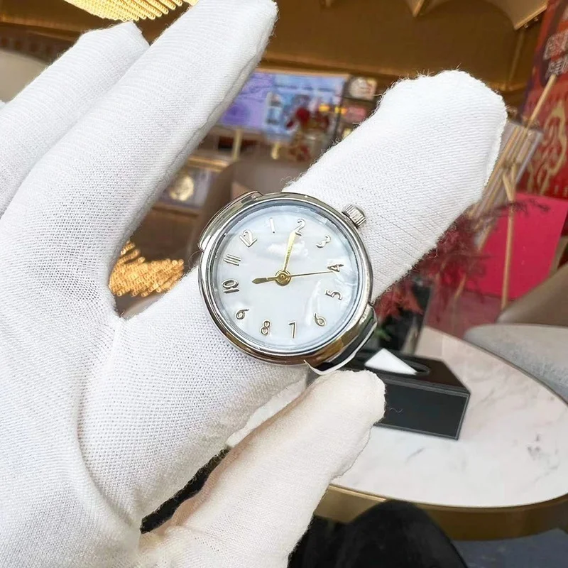 Couple for 2022 Watches Women Men Ring Watch Round Dial Arabic Numerals Analog Quartz Ring Watches Ladies Finger Ring Watch Gift smile