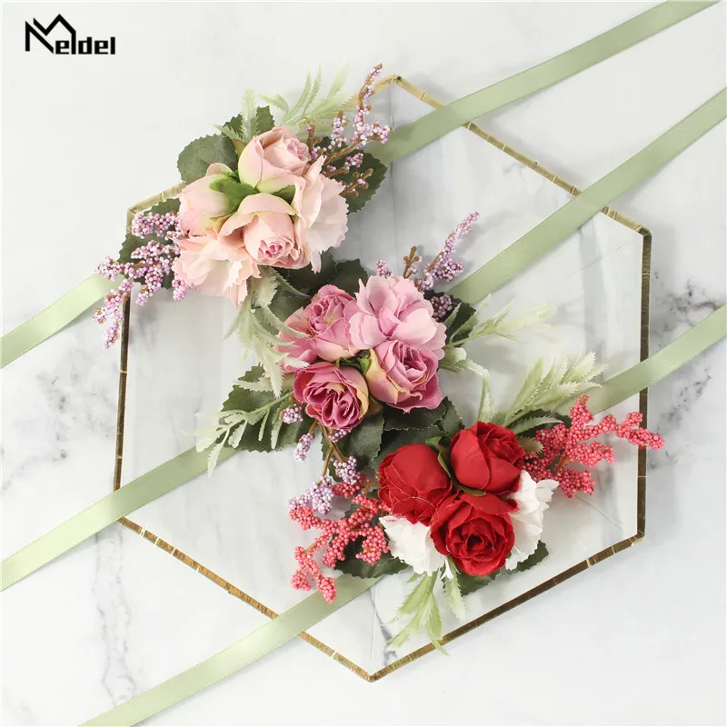 Silk Roses Groom Boutonniere Flowers Wedding Bridesmaids Wristbands Prom Party Man Suit Buttonhole Decor Sister Wrist Bracelets smile