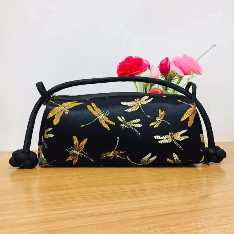 Fashion Chinese Style Silk Bag Women Handbag Japanese Hand Embroidery Totes Cheongsam Female Cosplay Bags Clutch Purses