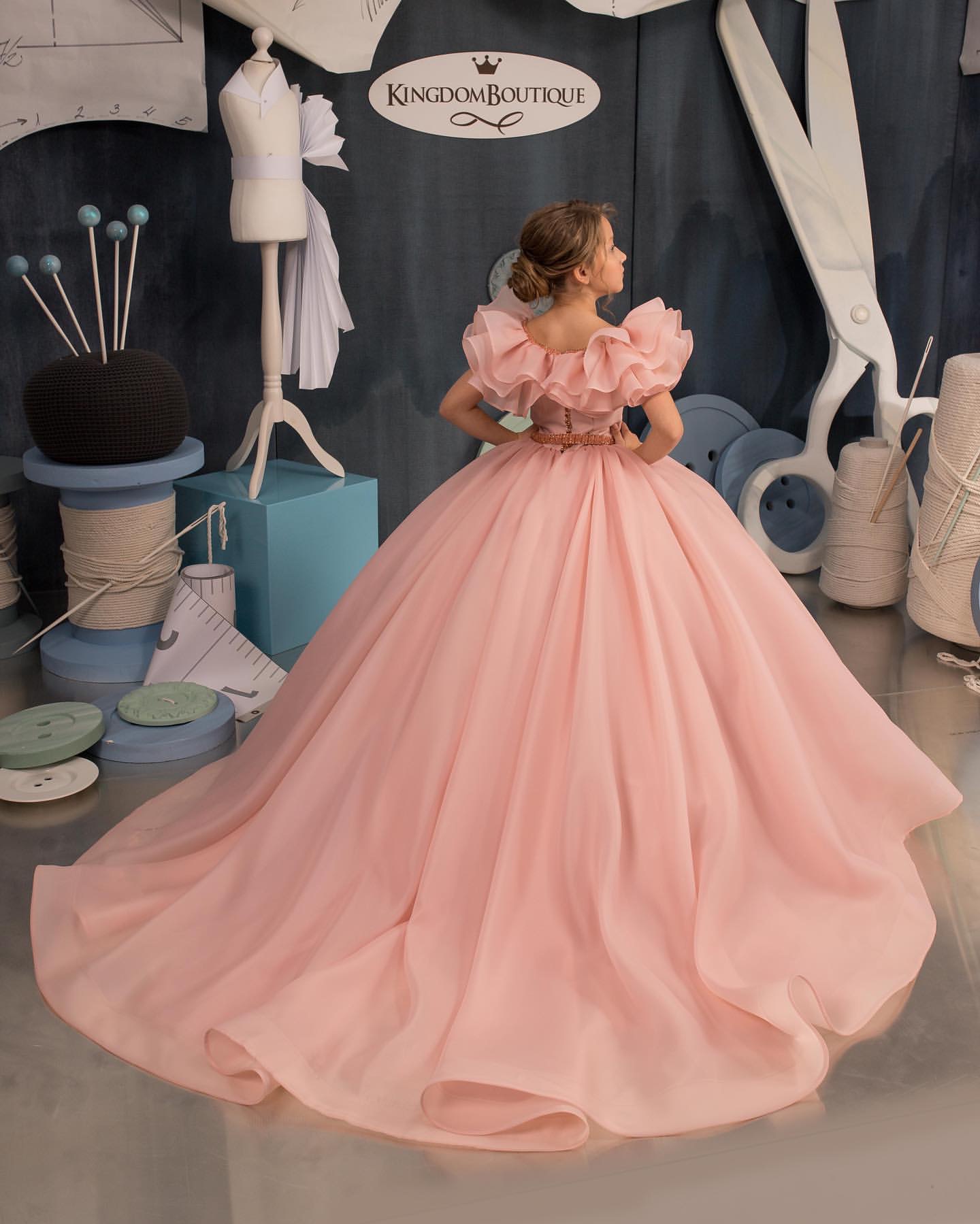 Cute Pink Flower Girls Dresses Ruffle Shoulder Girl Pageant Gowns Kids First Communion Dress Beading Waist Ruched Birthday Dress 0616