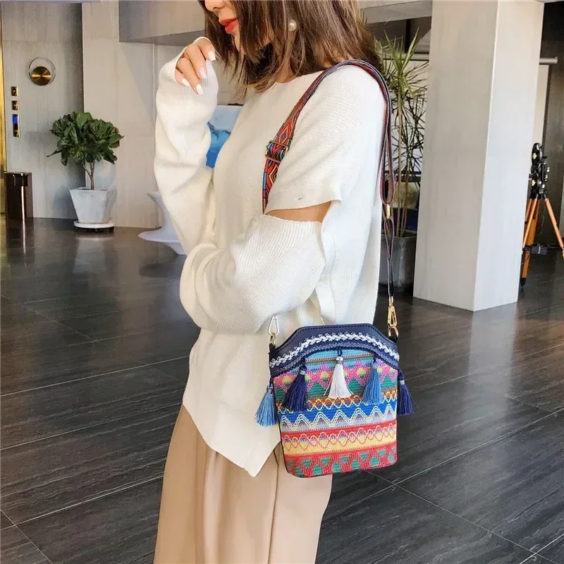 2024 New Sling Shoulder Bags for Ladies Handbag Vintage Women's Bag Tassel Ethnic Handwoven Crossbody for Lady Bag