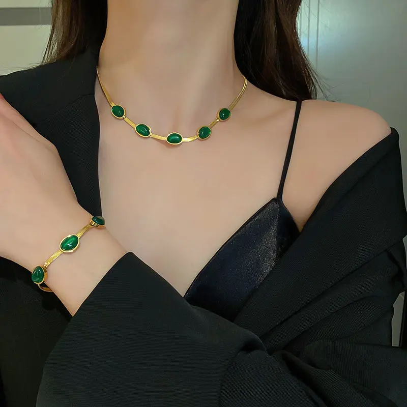 Steel And Titanium Waterproof Sweat Proof Hot Selling Emerald Necklace Earrings Bracelet Set Women's Temperament Retro smile