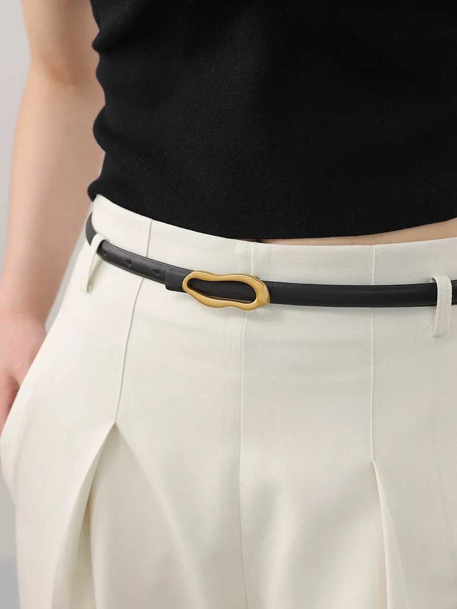 Retro gold design belt suitable for text high-quality metal buckle matching Fem dress jeans adjustable belt genuine leather X2411091