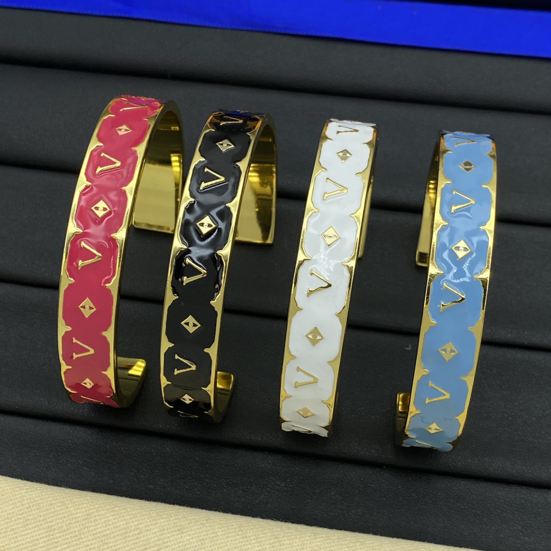 New Made Of Copper Material Exquisite Pattern Design Open Fashionable Versatile High End Gift Bracelet Box Birthday Party