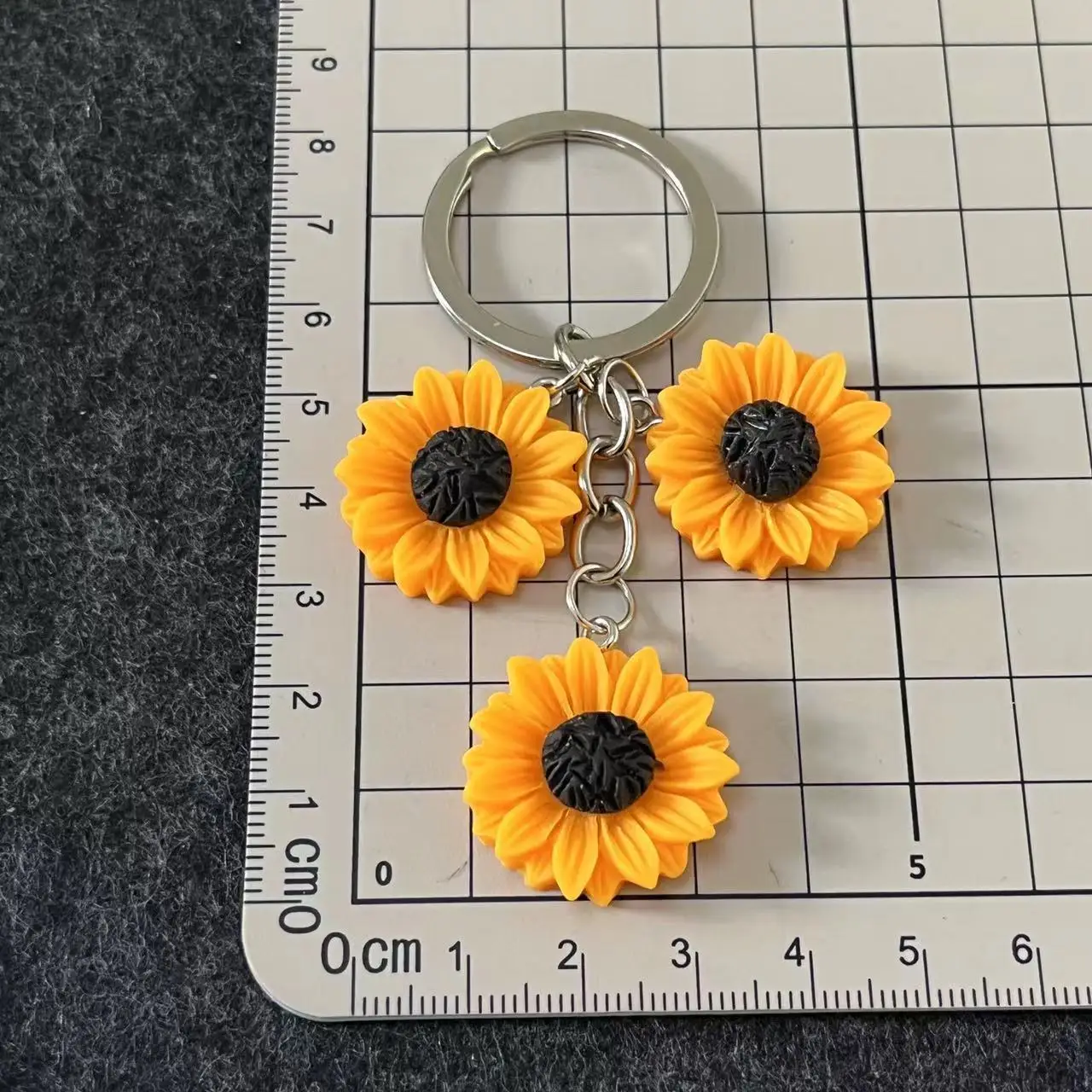 New Flower Resin Suower Keychain Golden Sun flowers Keychain Cute Simplicity Style Daisy Flower Keychain Best Friend Gifts smile