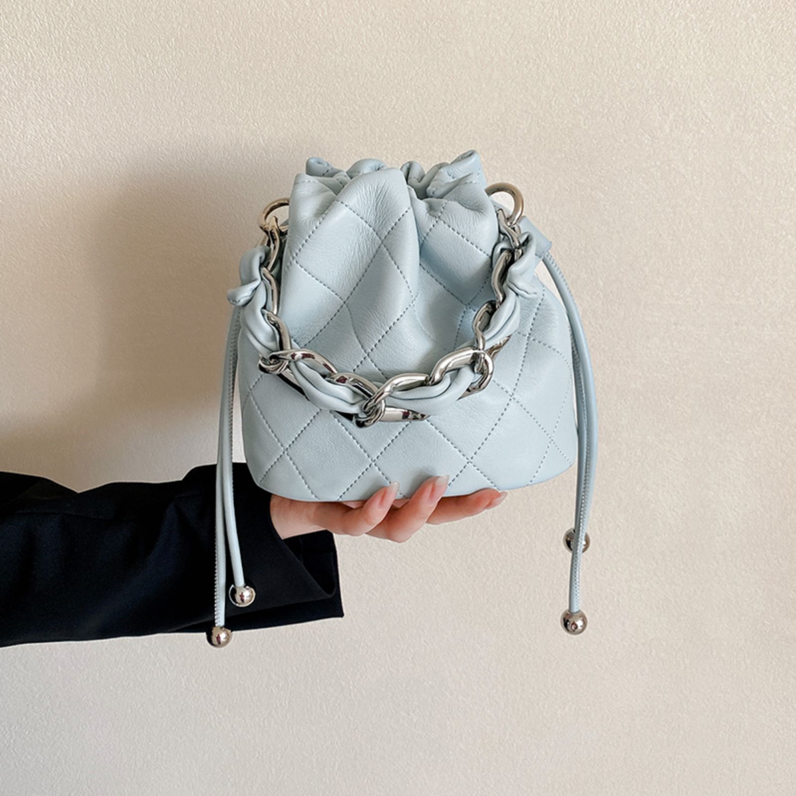 Genuine Leather Quilted Drawstring Bucket Bag Women With Chain Strap Crossbody Handbag For Daily Use And Commuting No Zipper Style BagVoyage