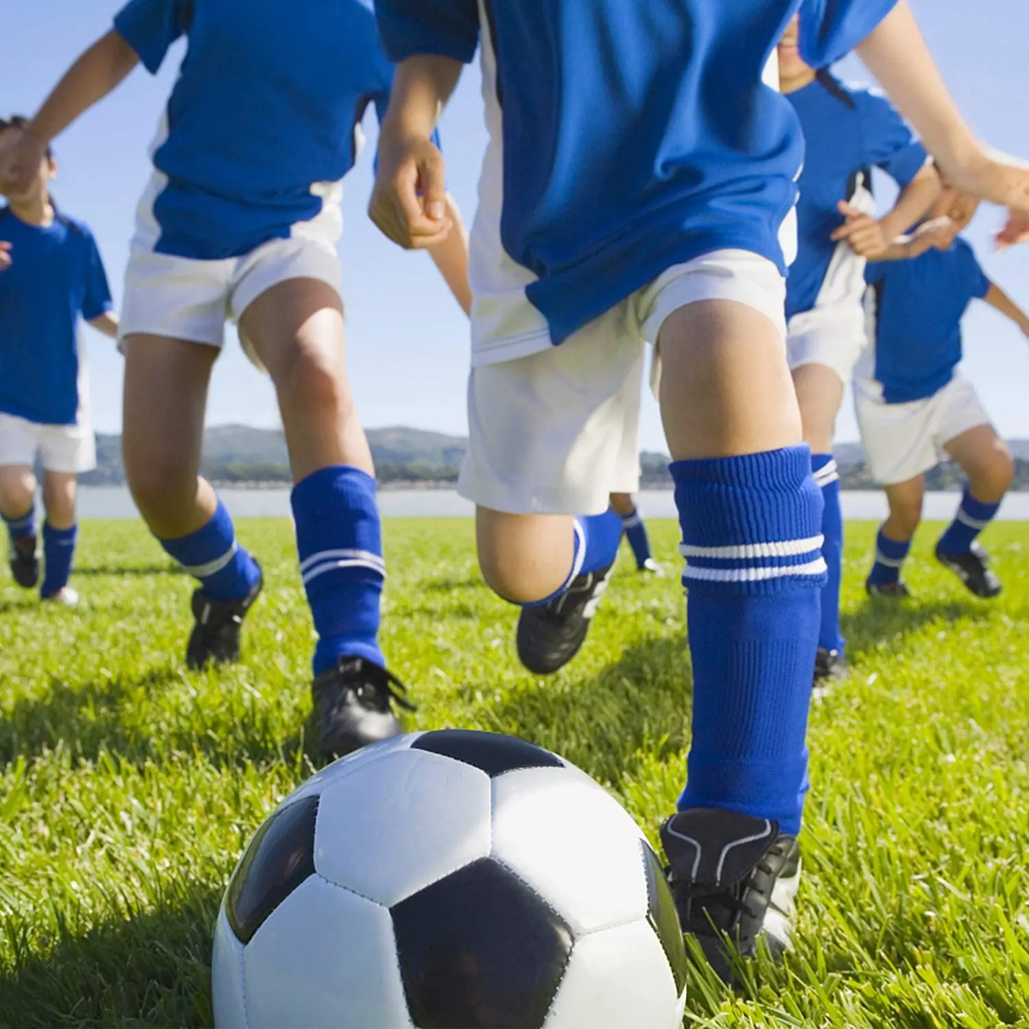 Soccer Guards Youth Shin 2Pair Lightweight Breathable Child Calf Protective GearFootball Equipment Boys Girls Children Teenagers smile