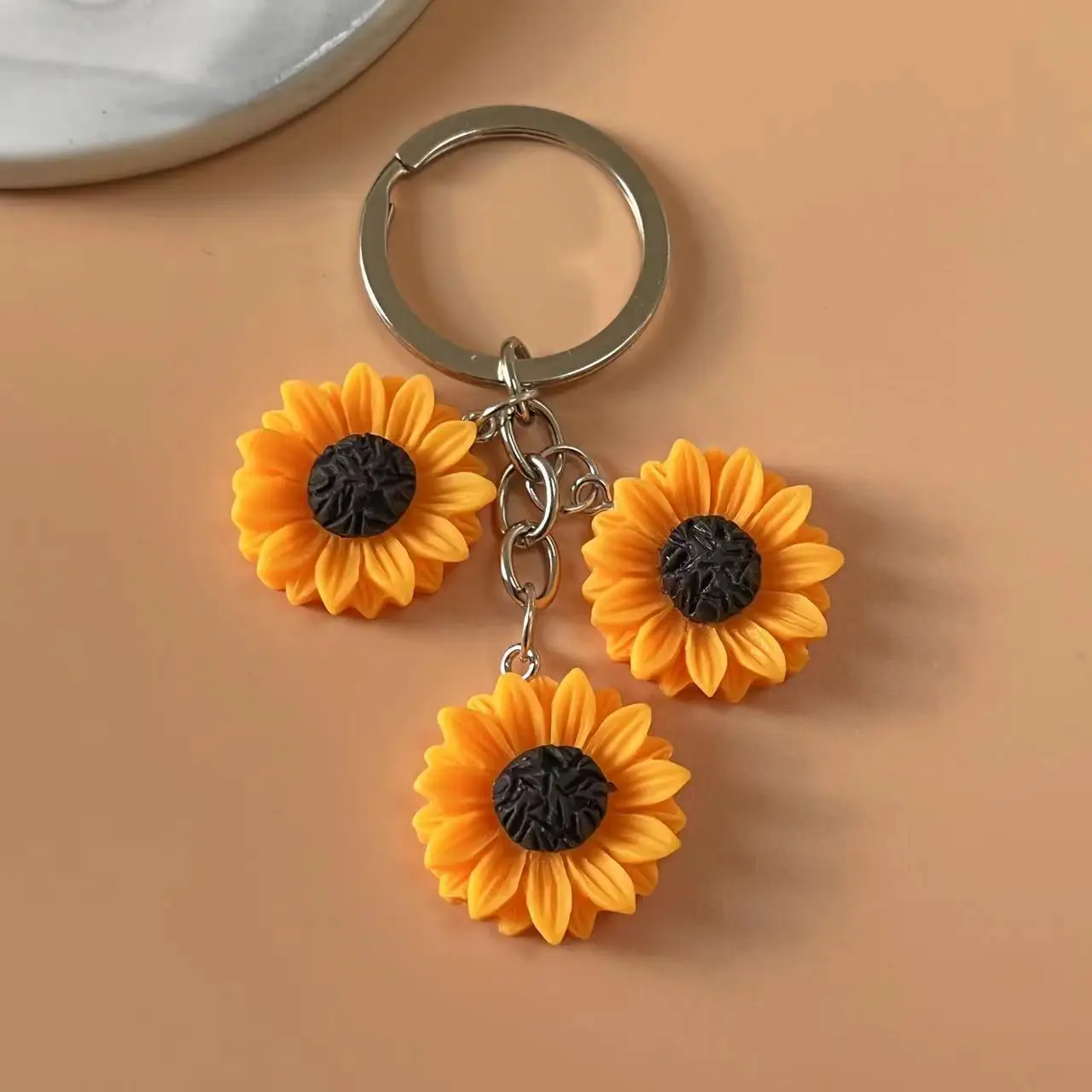 New Flower Resin Suower Keychain Golden Sun flowers Keychain Cute Simplicity Style Daisy Flower Keychain Best Friend Gifts smile