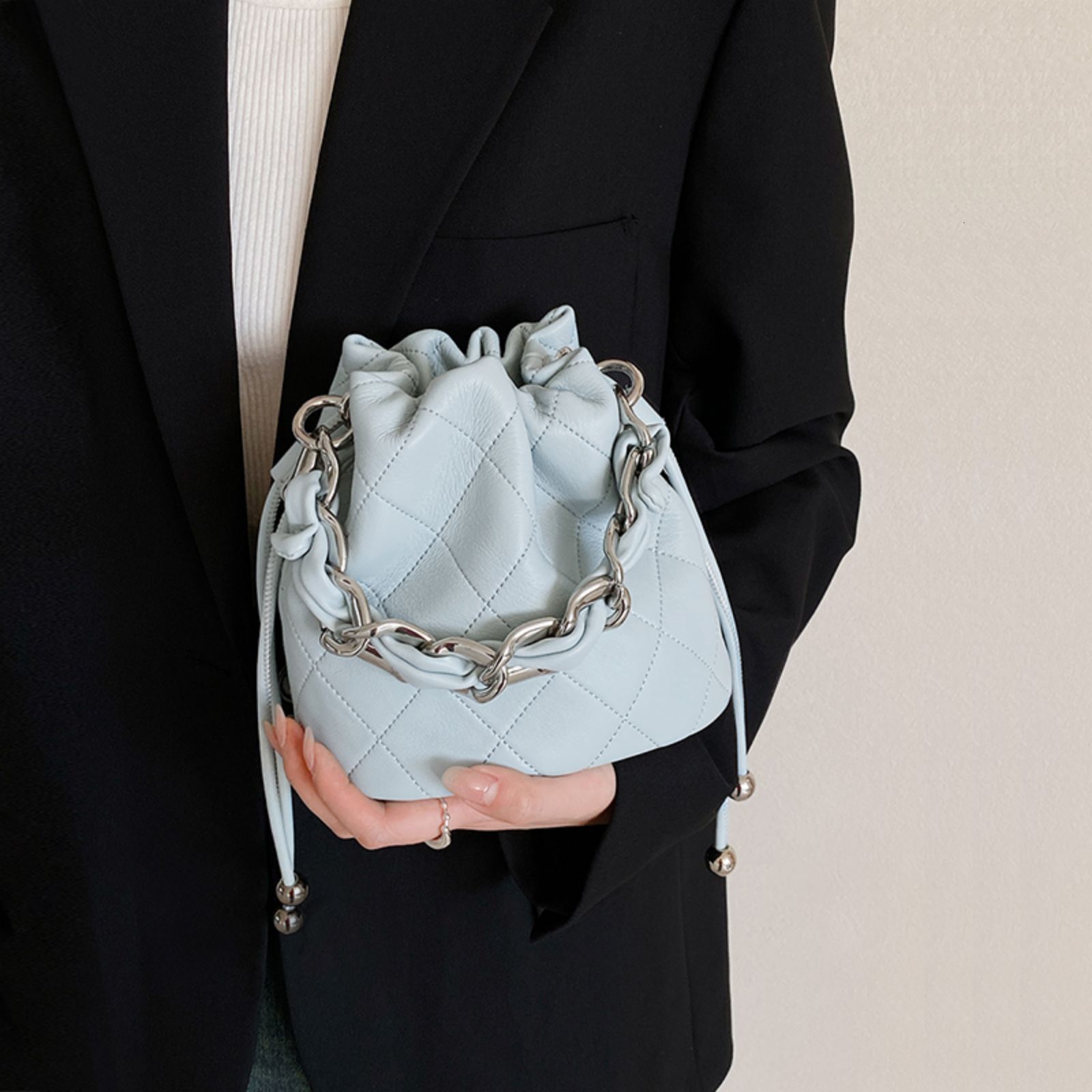 Genuine Leather Quilted Drawstring Bucket Bag Women With Chain Strap Crossbody Handbag For Daily Use And Commuting No Zipper Style BagVoyage