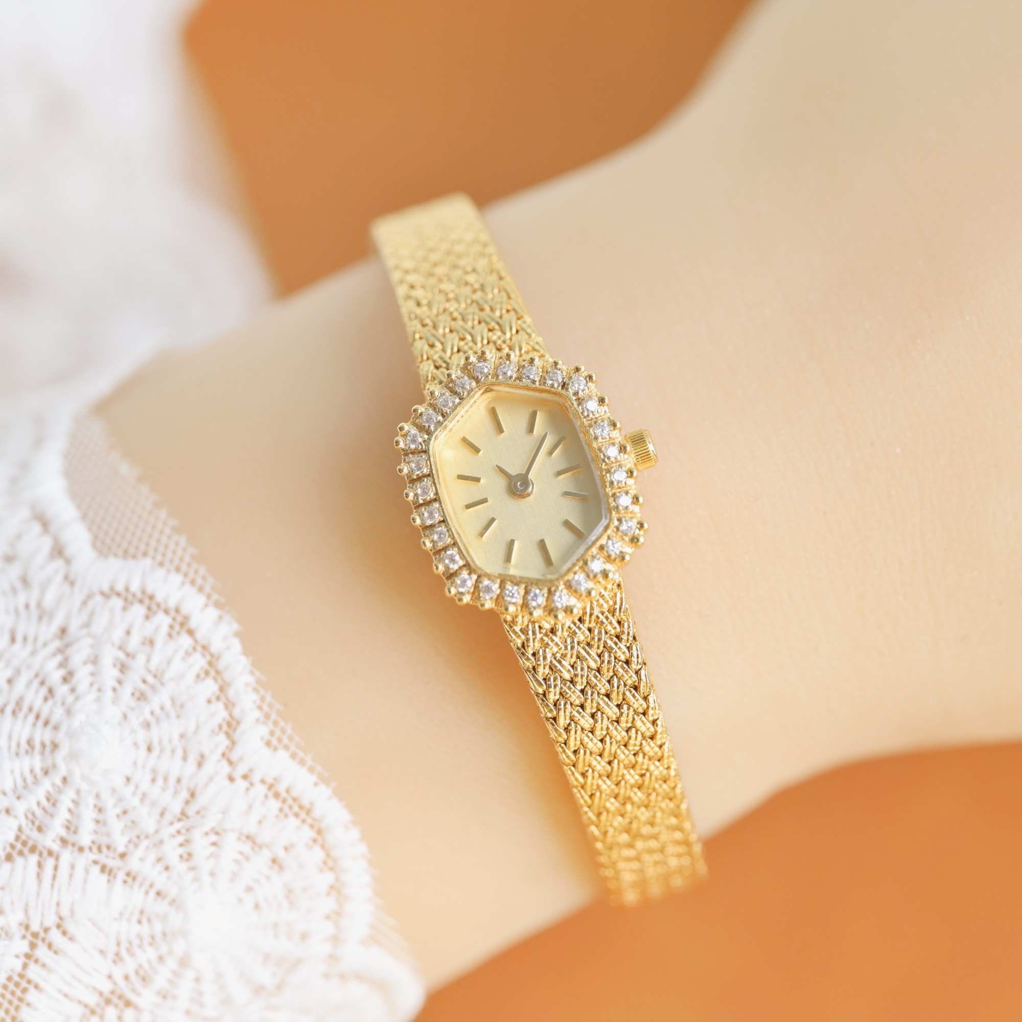 Vintage Small Dial 2023 Women's Watch Antique Diamond Retro Luxury Elegant Gifts Brass Band 18K Gold Plated High Quality