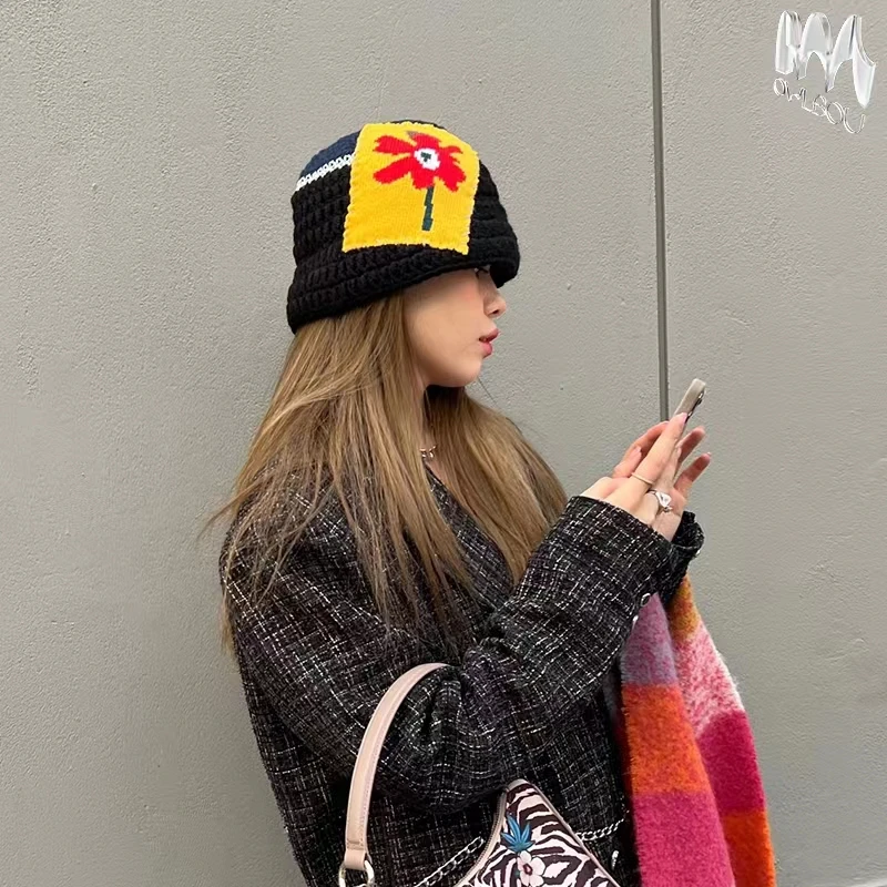 Hand 2022 New Korean-Japanese Buckle Crochet Bucket Hat Spring and Autumn Winter Sun Hat Female Cherry Designer Bob Basin Hat smile
