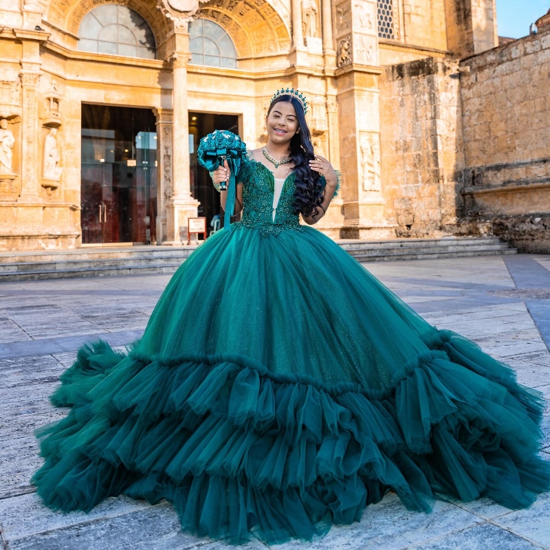 Emerald Green Off The Shoulder Ball Gown Quinceanera Dresses Beads Crystal Tull Tiered Vestidos De 15 Anos Corset Dress For 16th Birthday