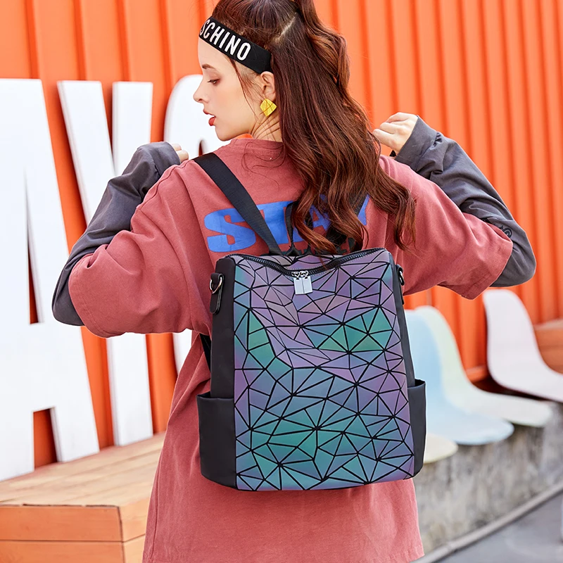 Women Backpack large Luminous Female Sequin Travel Bag School Backpack For Teenage Girls holographic Bagpack sac a dos mochila smile