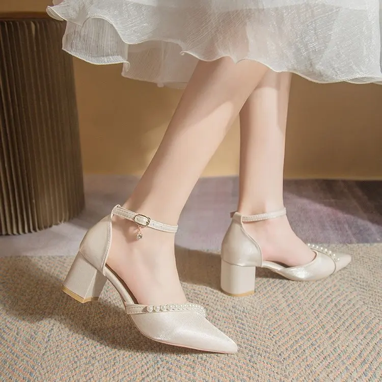 Heels 2023 Wedding New Women Brand Design String Bead Pearls High Heels Ladies Sexy Elegant Pointed Toe White Black Pumps smile