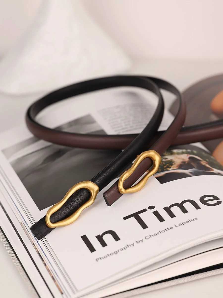 Retro gold design belt suitable for text high-quality metal buckle matching Fem dress jeans adjustable belt genuine leather X2411091